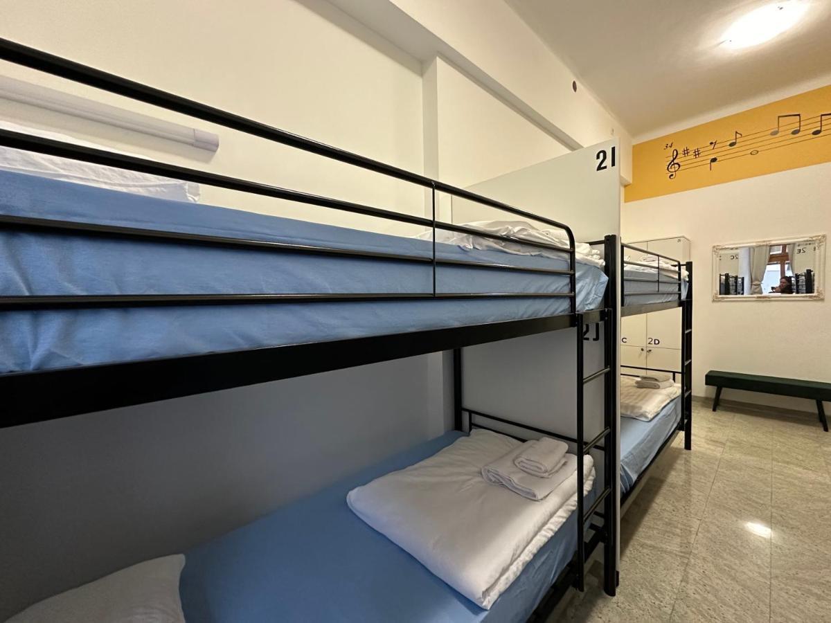 Hostel Opera 卢布尔雅那 外观 照片