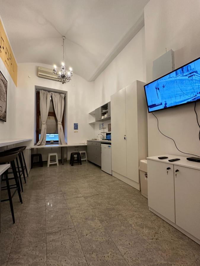 Hostel Opera 卢布尔雅那 外观 照片