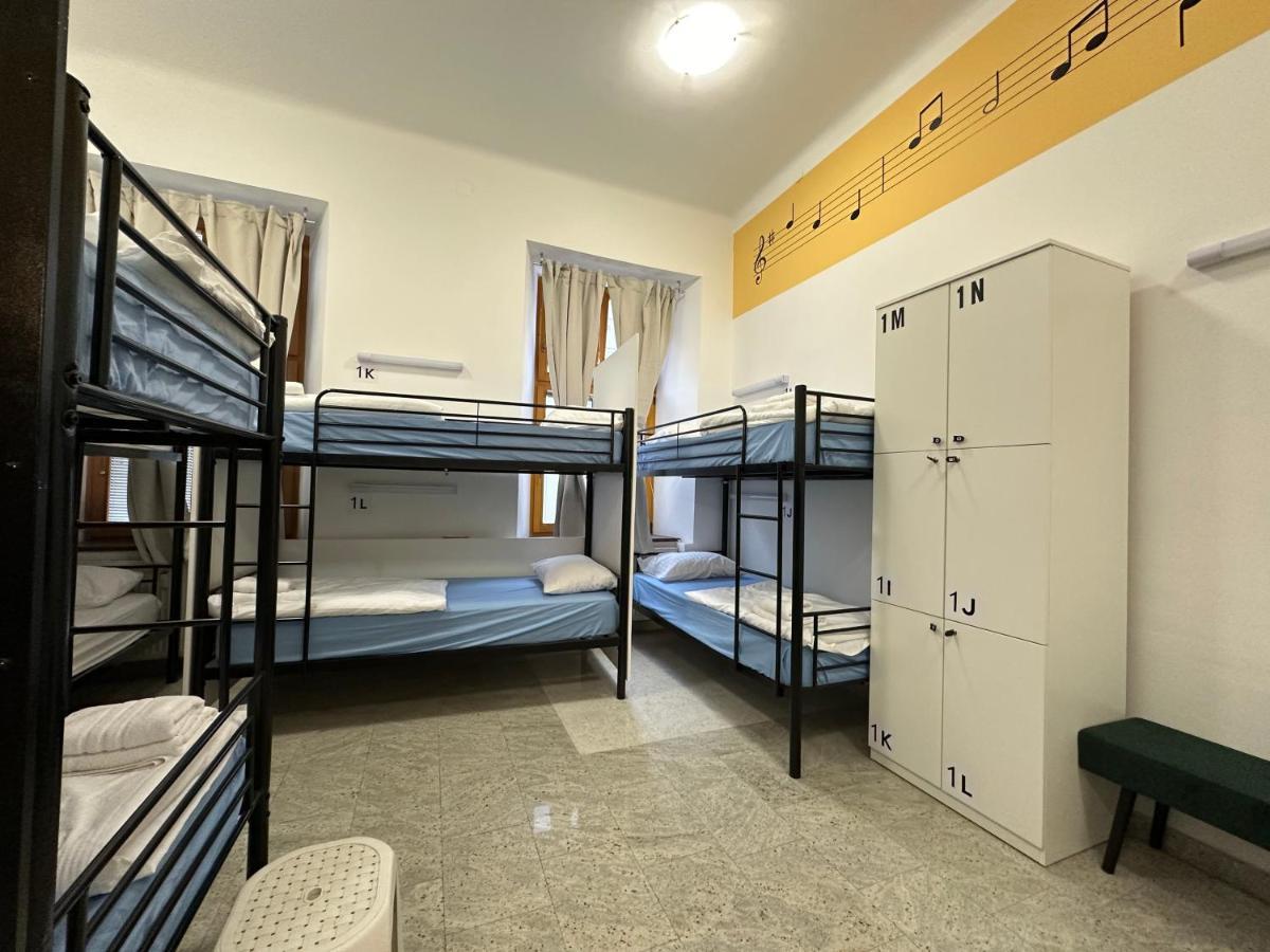 Hostel Opera 卢布尔雅那 外观 照片