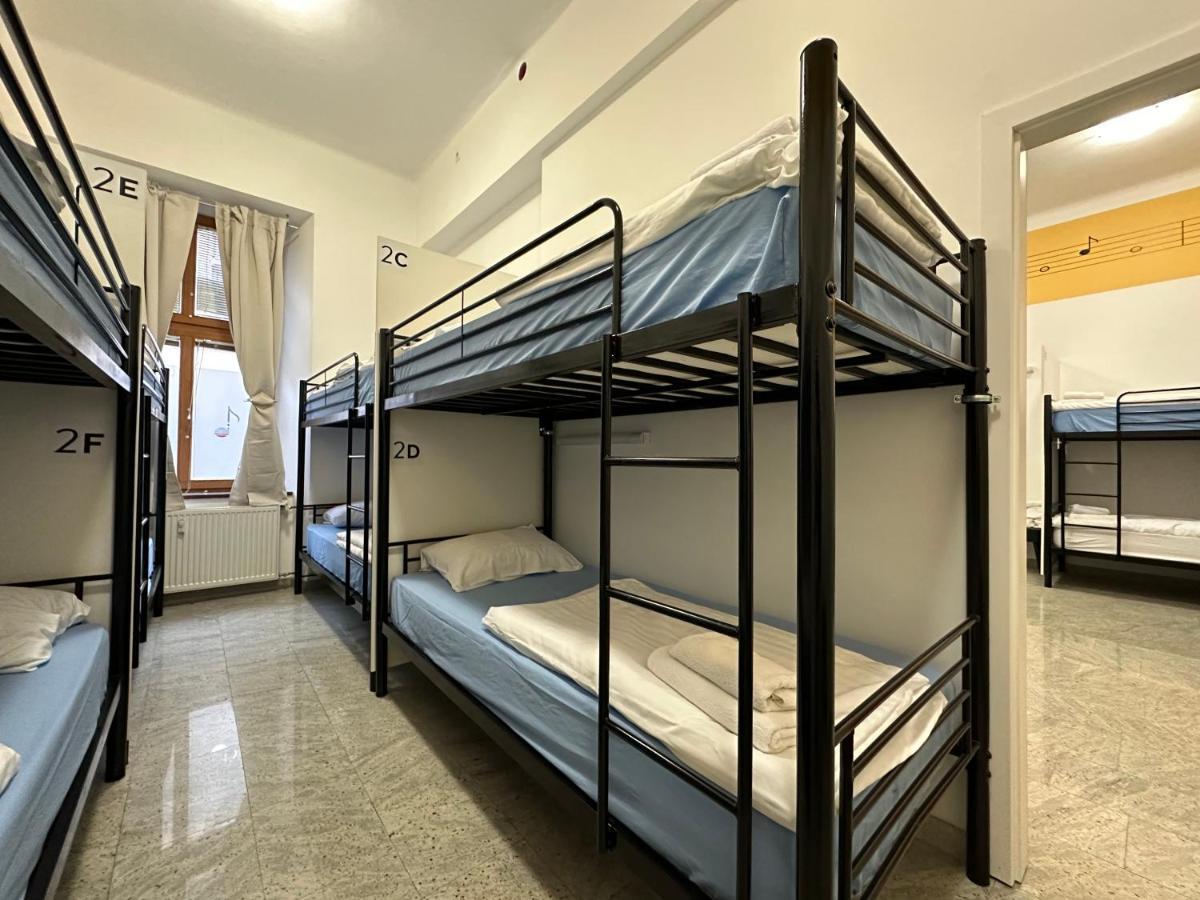 Hostel Opera 卢布尔雅那 外观 照片